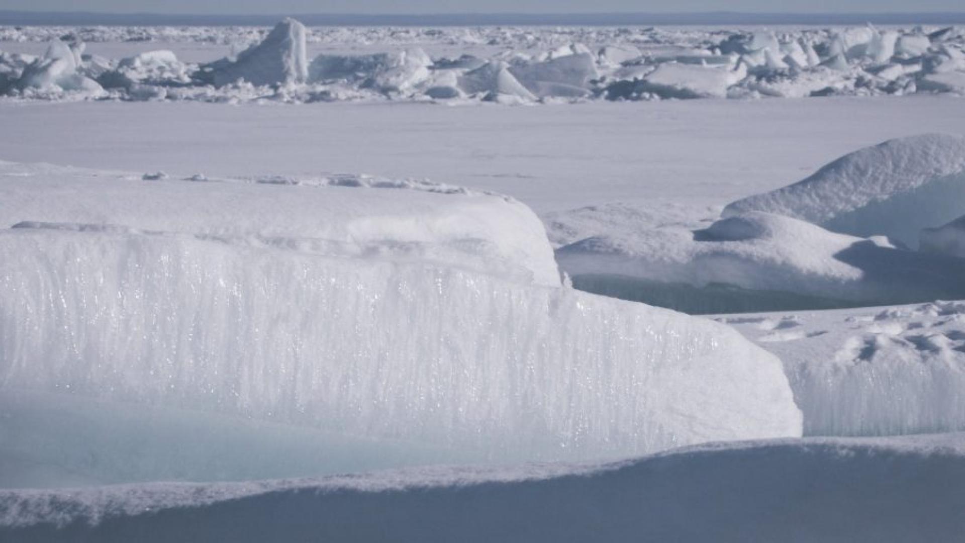 Ice slab on Lake Superior
